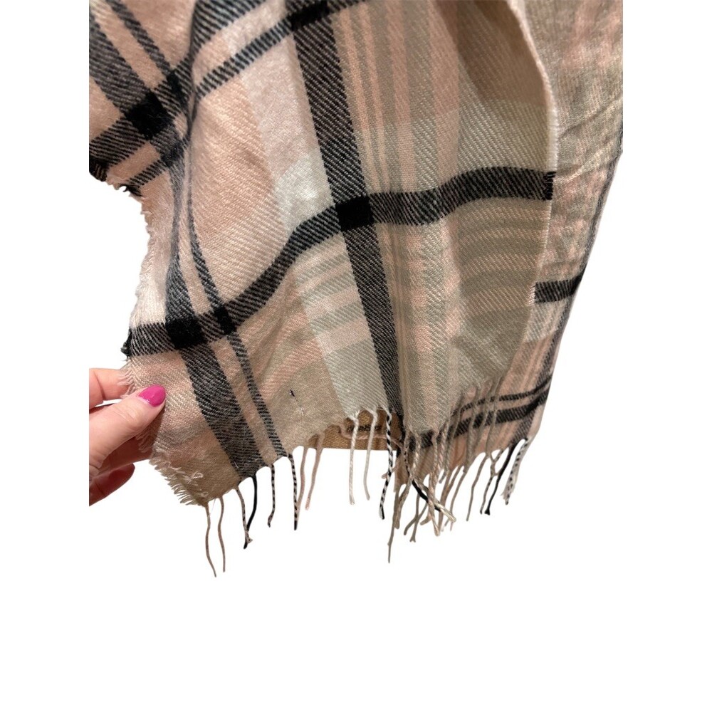 Simply Southern Shawl Wrap Womens Pink Cream Black Plaid Fringe Soft - Picture 2 of 6